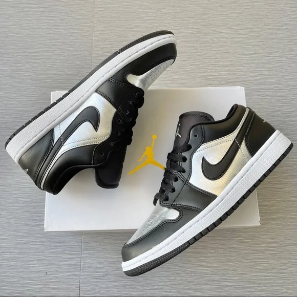Air Jordan 1 Low Silver Toe W - Picture 3 of 4